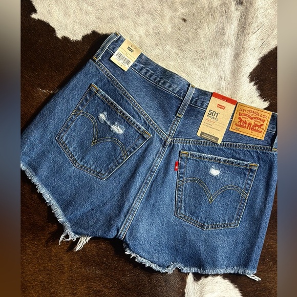 Levi’s High Rise 501 Jean Shorts - Picture 2 of 5